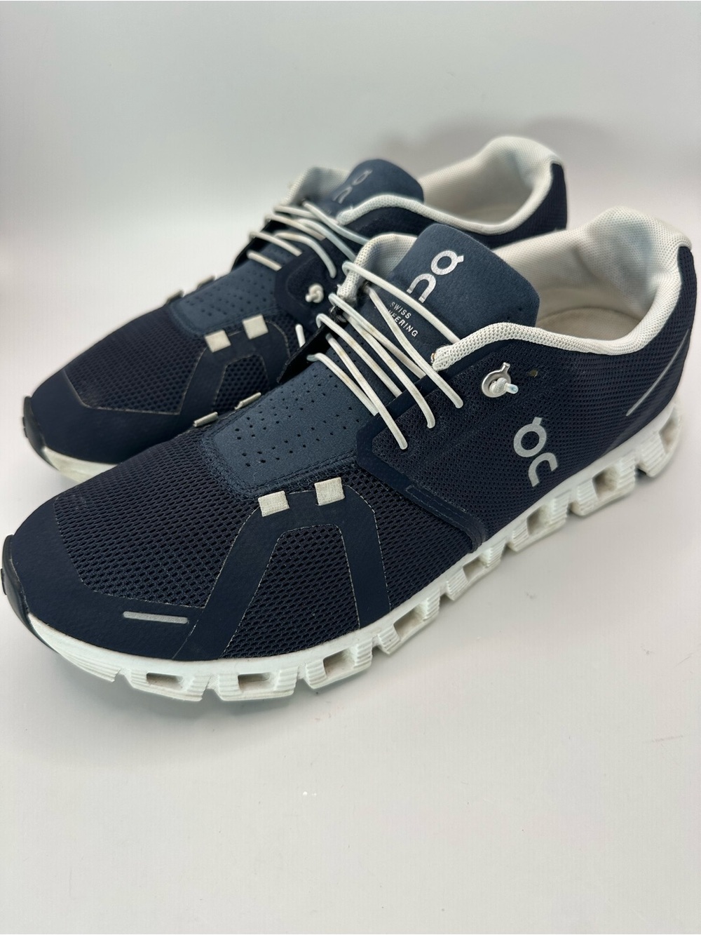 On Running Men’s Cloudrunner Sneakers — Navy and White size 9